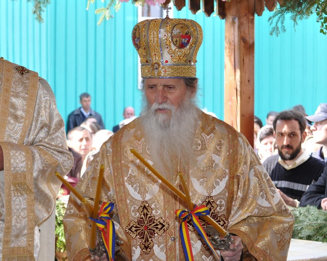 IPS Pimen: „Căsătoria este o legătură sfântă între bărbat și femeie” IPS Pimen: „Căsătoria este o legătură sfântă între bărbat și femeie”