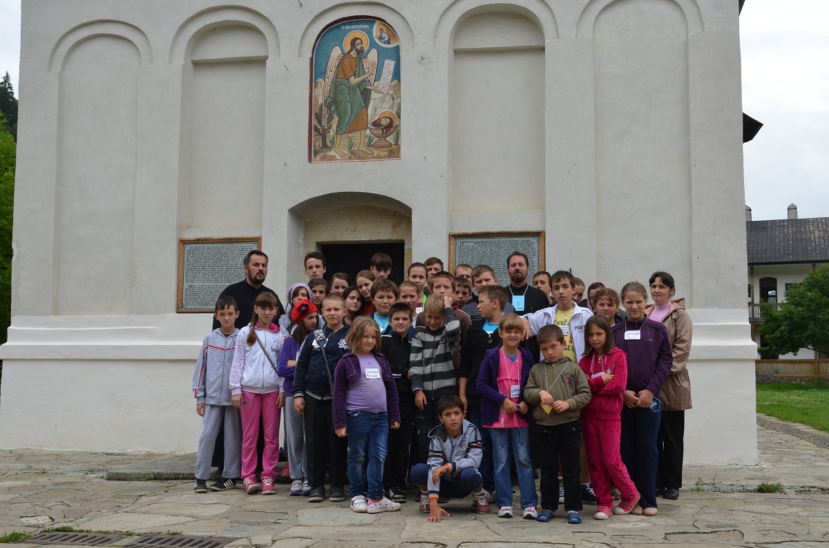 Tabăra „Bucuria credinţei”, la Nemţişor