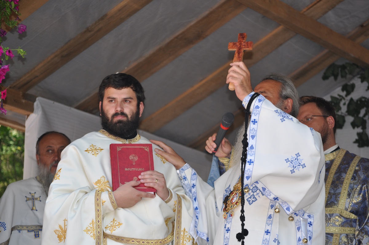 „Sfinții sunt brațele împrumutate ale lui Hristos Domnul care binecuvintează lumea”