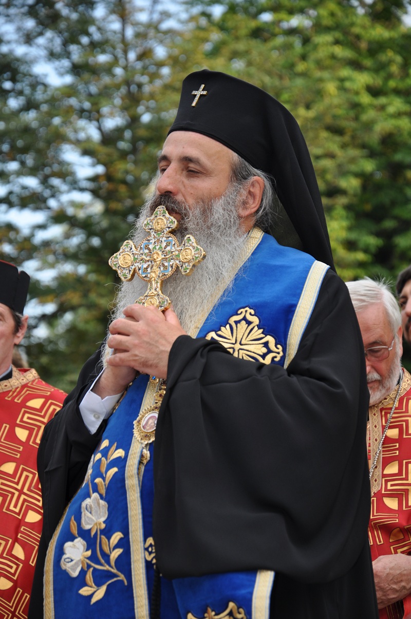 Sfințire de loc de biserică oficiată de IPS Mitropolit Teofan la Bălțătești