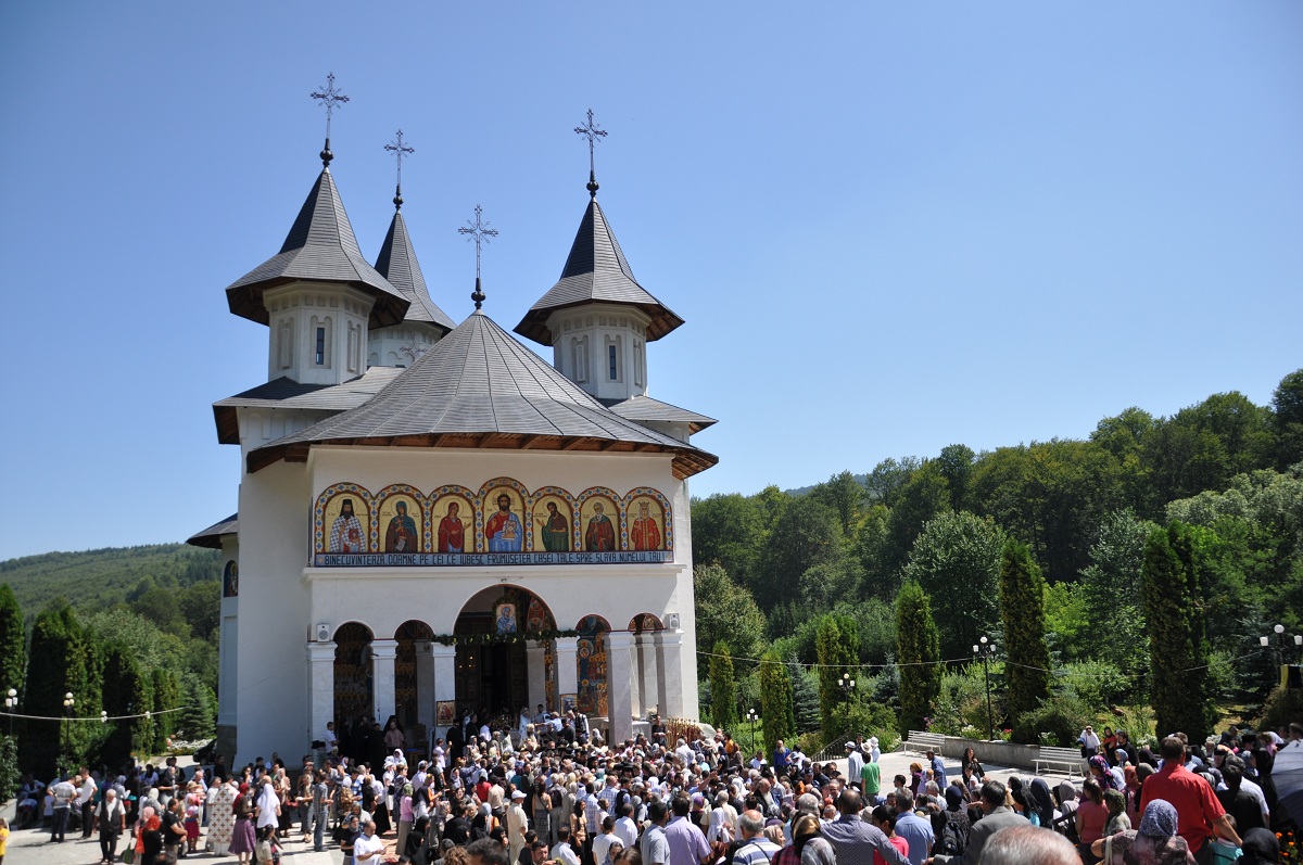 IPS Teodosie, la hramul Mănăstirii Sihăstria: „Sfânta Teodora este cea mai aleasă dintre sfinții cuvioși ai țării noastre”