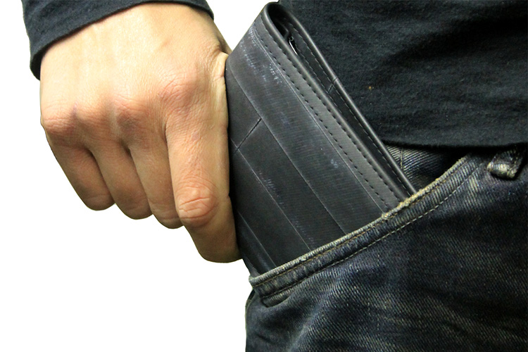 Mi-a trimis actele acasă