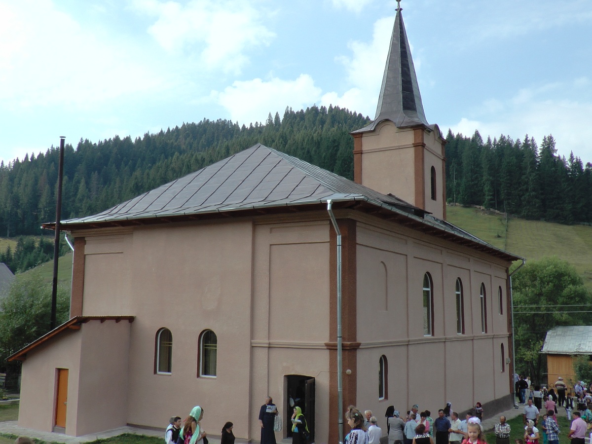 Biserica parohiei Vadu Negrilesei, resfinţită de IPS Pimen