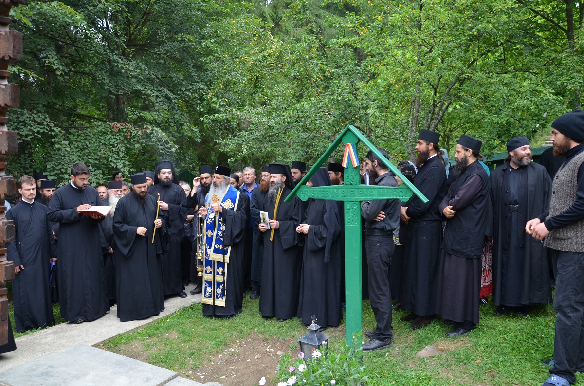 Hram şi hirotesie de stareţă la Mănăstirea Paltin - Petru Vodă