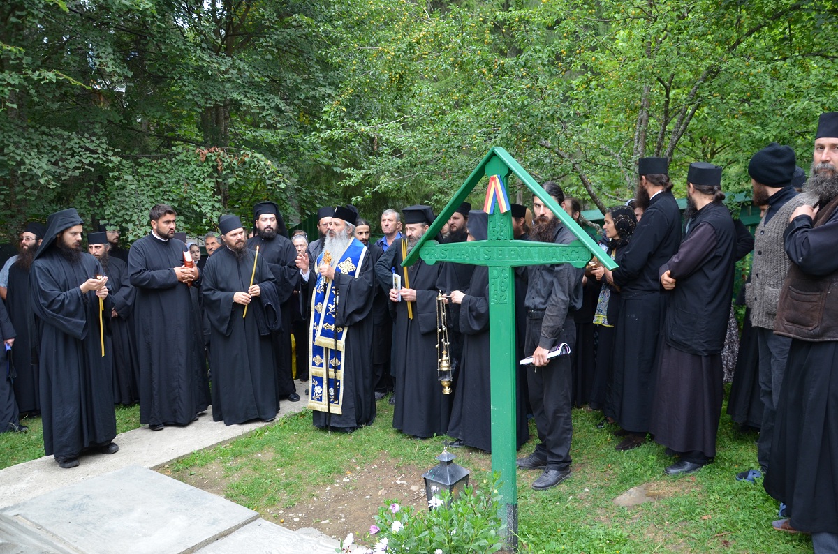 Hram şi hirotesie de stareţă la Mănăstirea Paltin - Petru Vodă