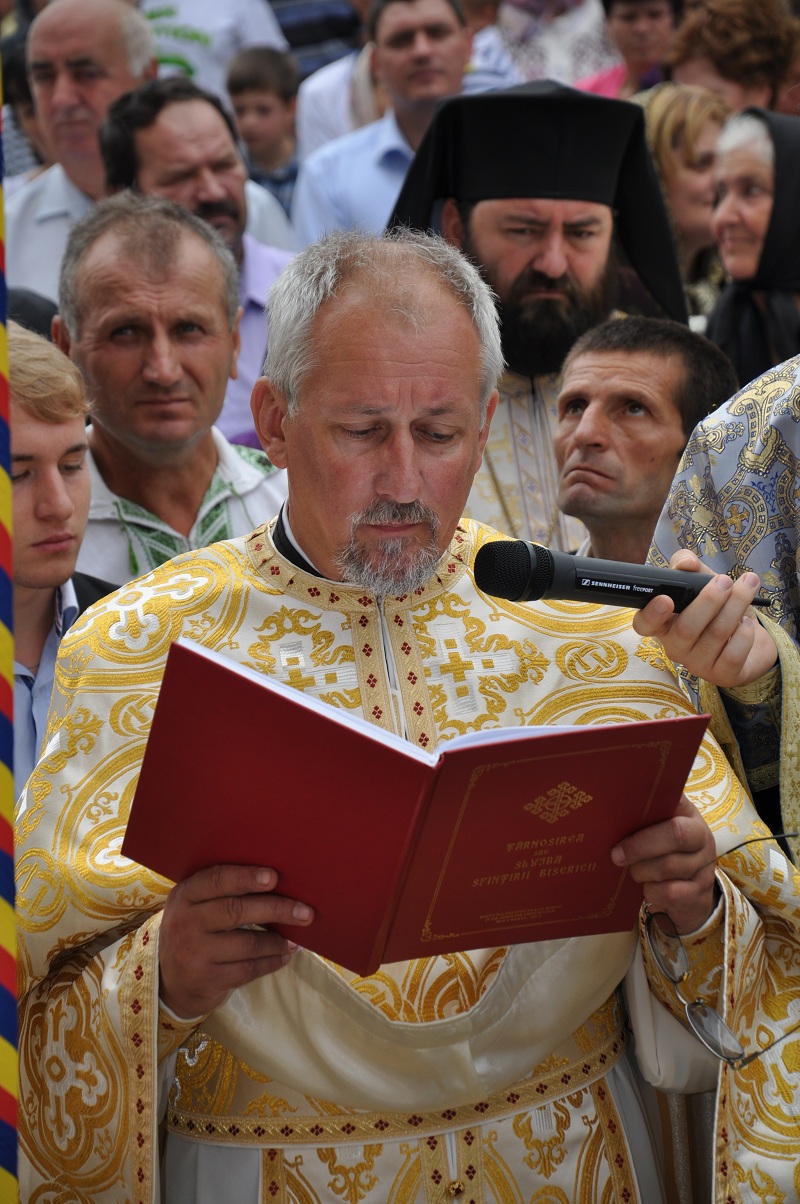 Biserica parohiei Cuiejdiu-Gârcina, resfințită de IPS Mitropolit Teofan