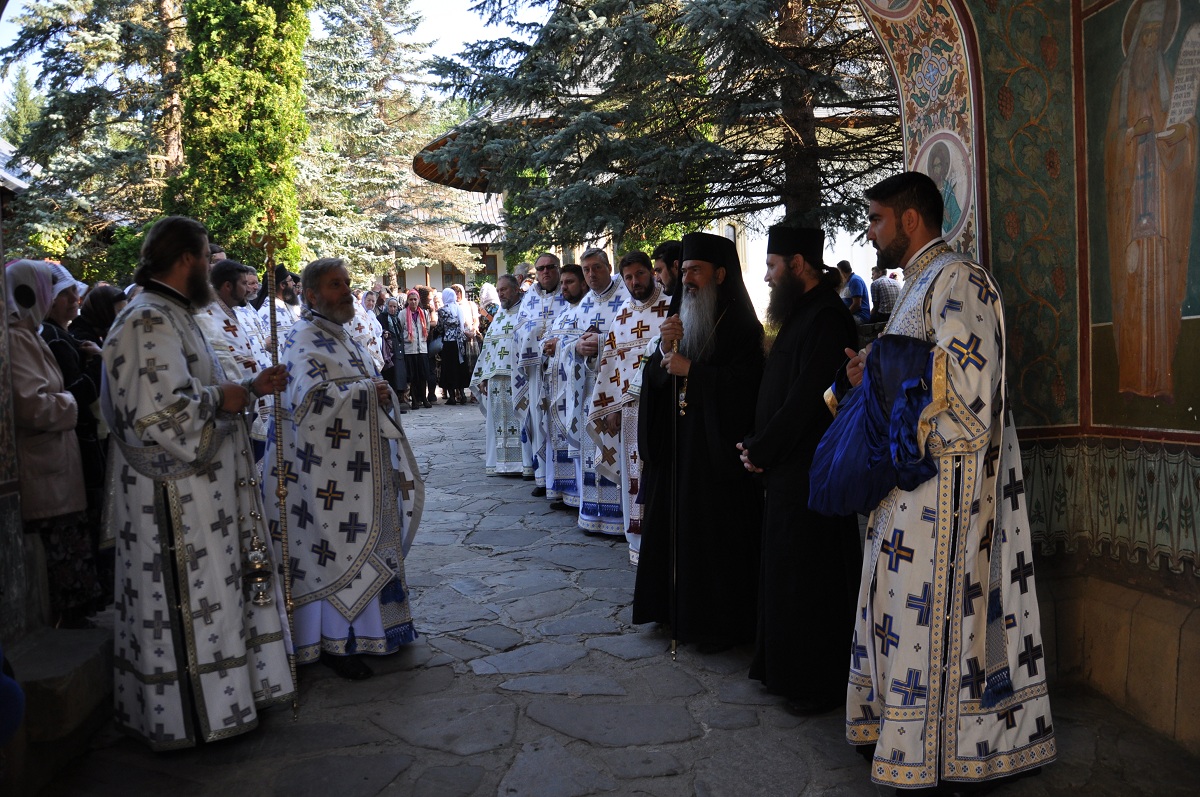 IPS Teodosie, la hramul Mănăstirii Sihăstria: „Sfânta Teodora este cea mai aleasă dintre sfinții cuvioși ai țării noastre”