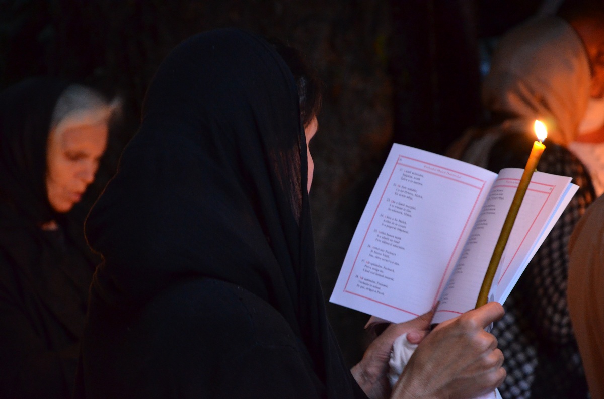 Moaştele Sfântului Cuvios Iosif, aşezate spre închinare la Mănăstirea Văratec