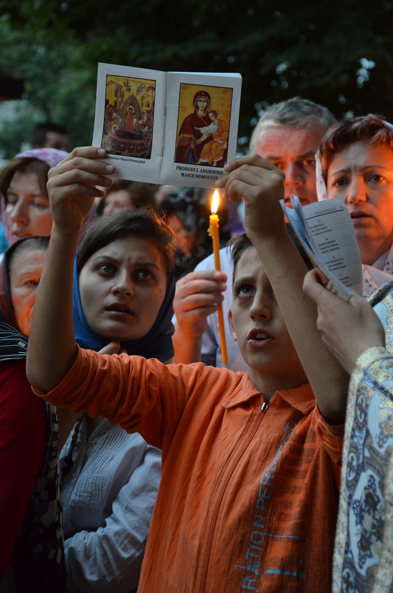 Moaştele Sfântului Cuvios Iosif, aşezate spre închinare la Mănăstirea Văratec