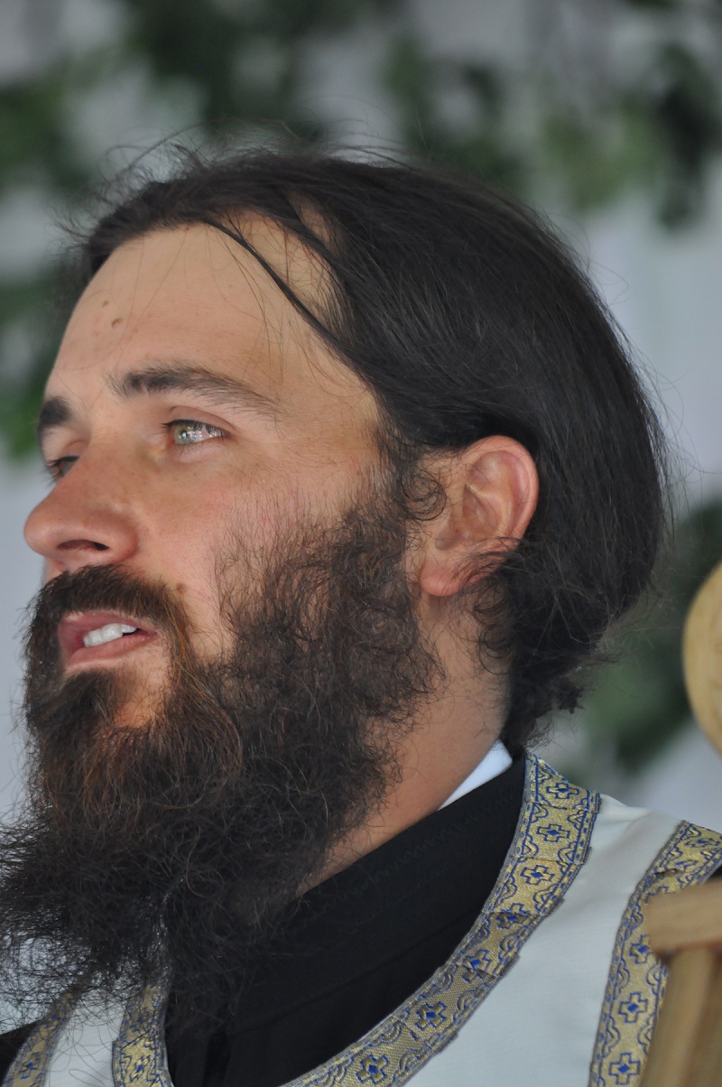 „Sfinții sunt brațele împrumutate ale lui Hristos Domnul care binecuvintează lumea”