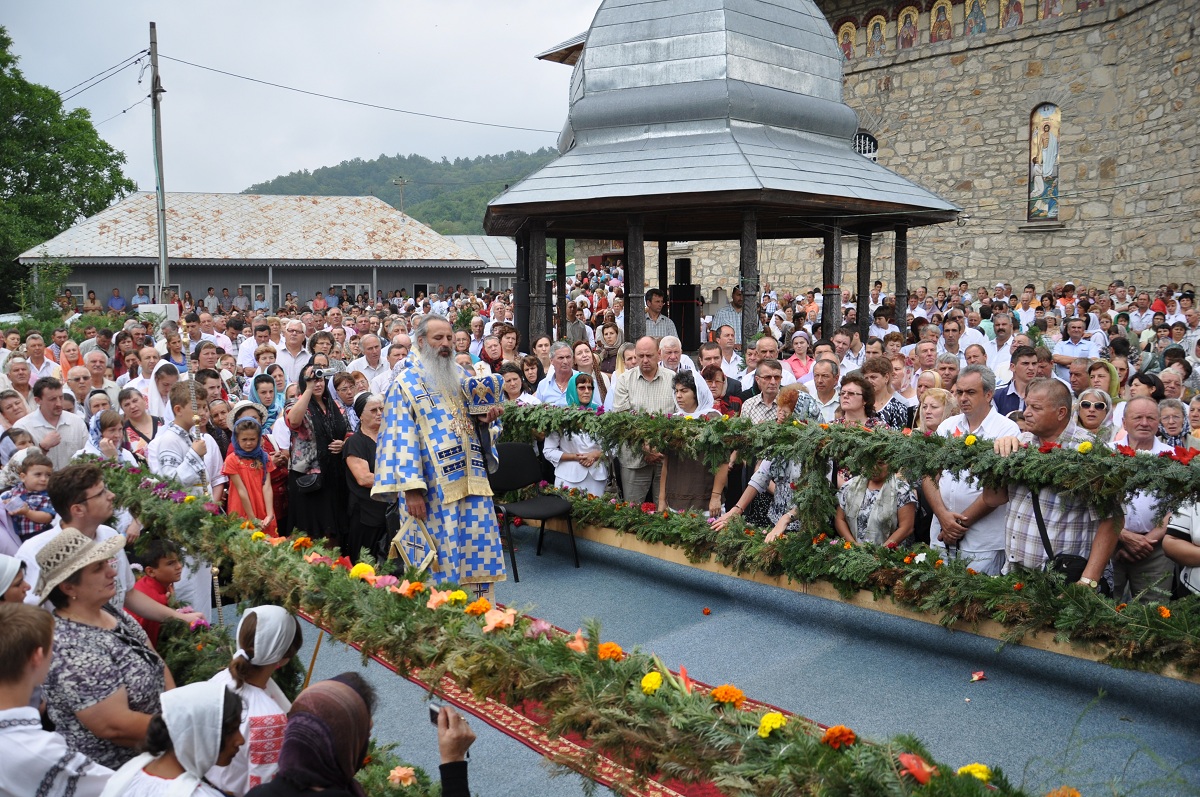 Biserica parohiei Cuiejdiu-Gârcina, resfințită de IPS Mitropolit Teofan