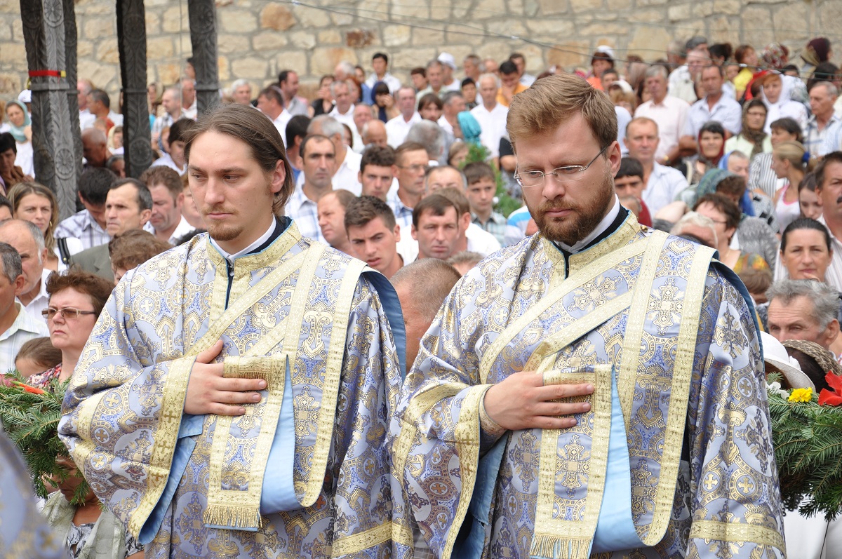 Biserica parohiei Cuiejdiu-Gârcina, resfințită de IPS Mitropolit Teofan