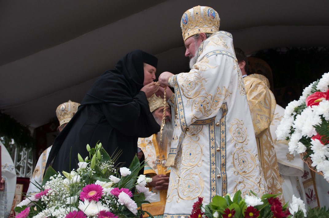 Patru ierarhi au resfinţit Mănăstirea Moldoviţa