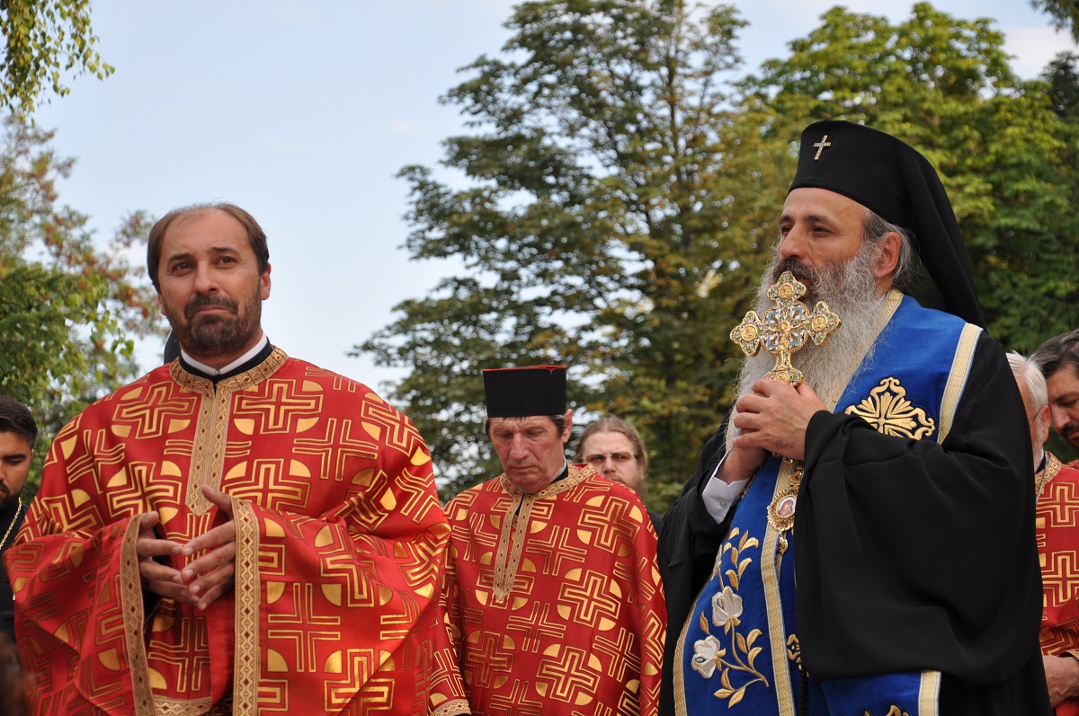 Sfințire de loc de biserică oficiată de IPS Mitropolit Teofan la Bălțătești