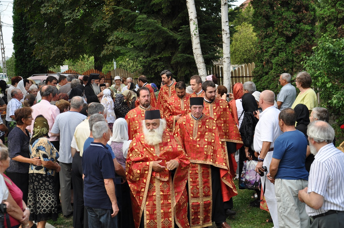 Sfințire de loc de biserică oficiată de IPS Mitropolit Teofan la Bălțătești