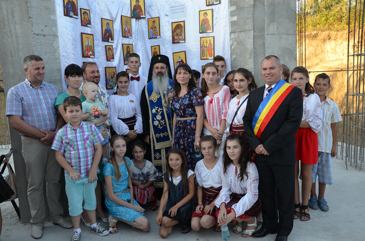 Sfinţire de biserică şi de casă socială în parohia Rediu Scânteii