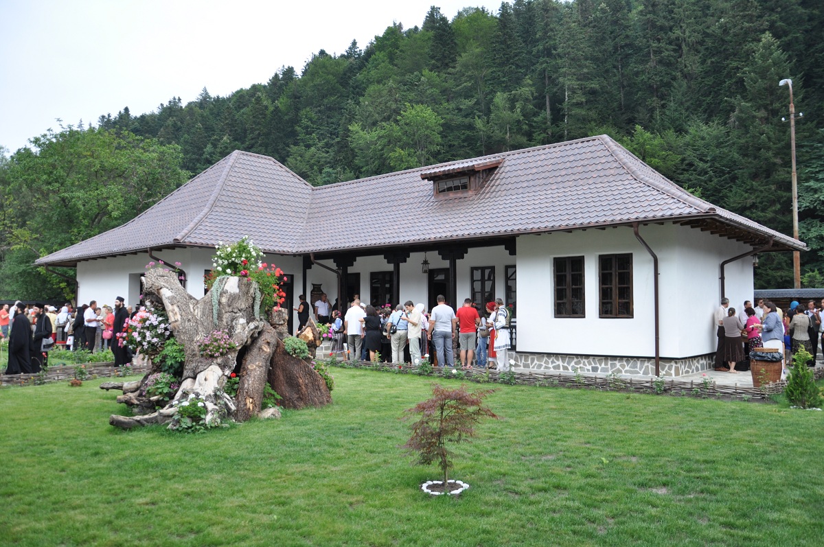 Noul „Muzeu vivant” al Mănăstirii Agapia, sfințit de către IPS Mitropolit Teofan