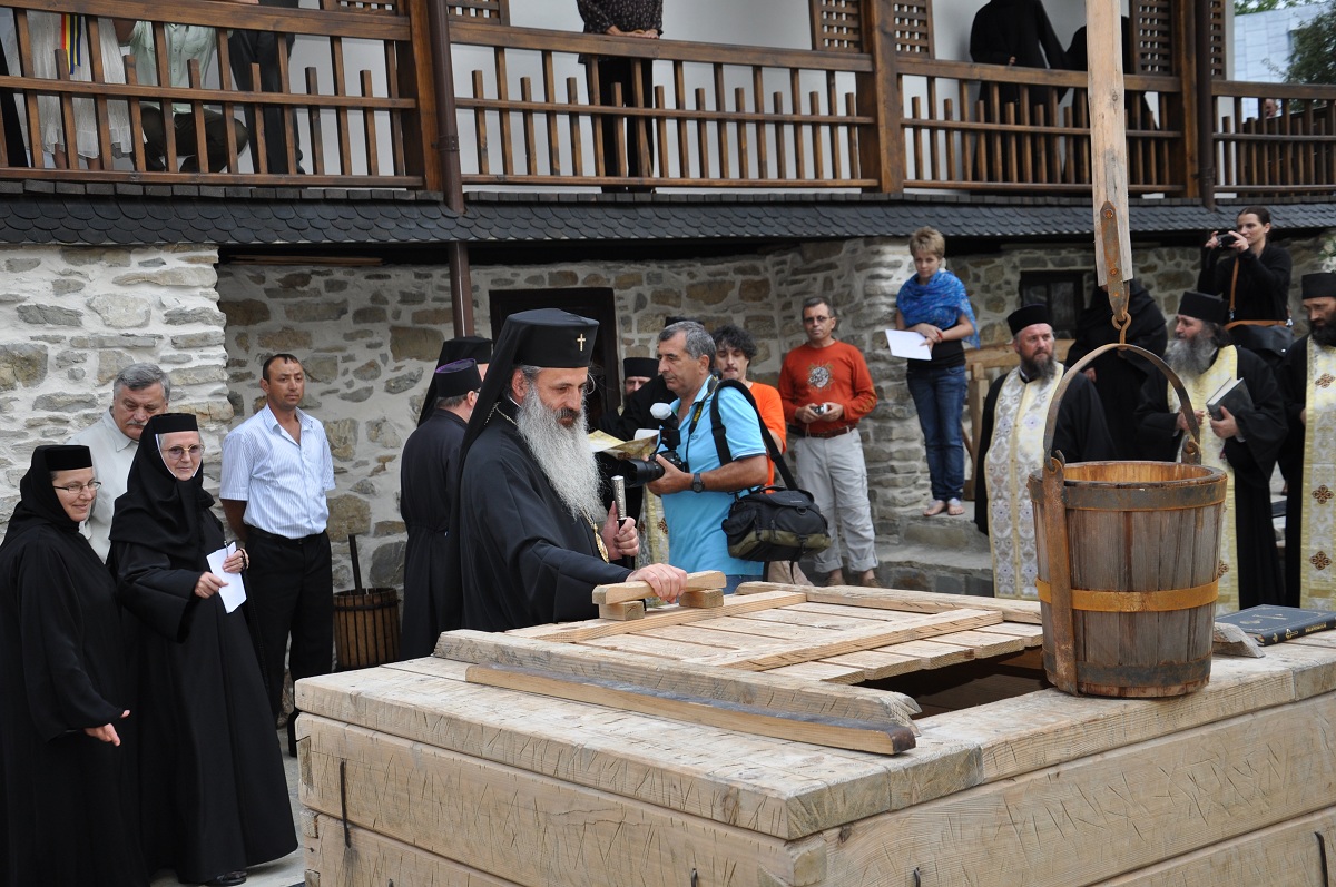 Noul „Muzeu vivant” al Mănăstirii Agapia, sfințit de către IPS Mitropolit Teofan