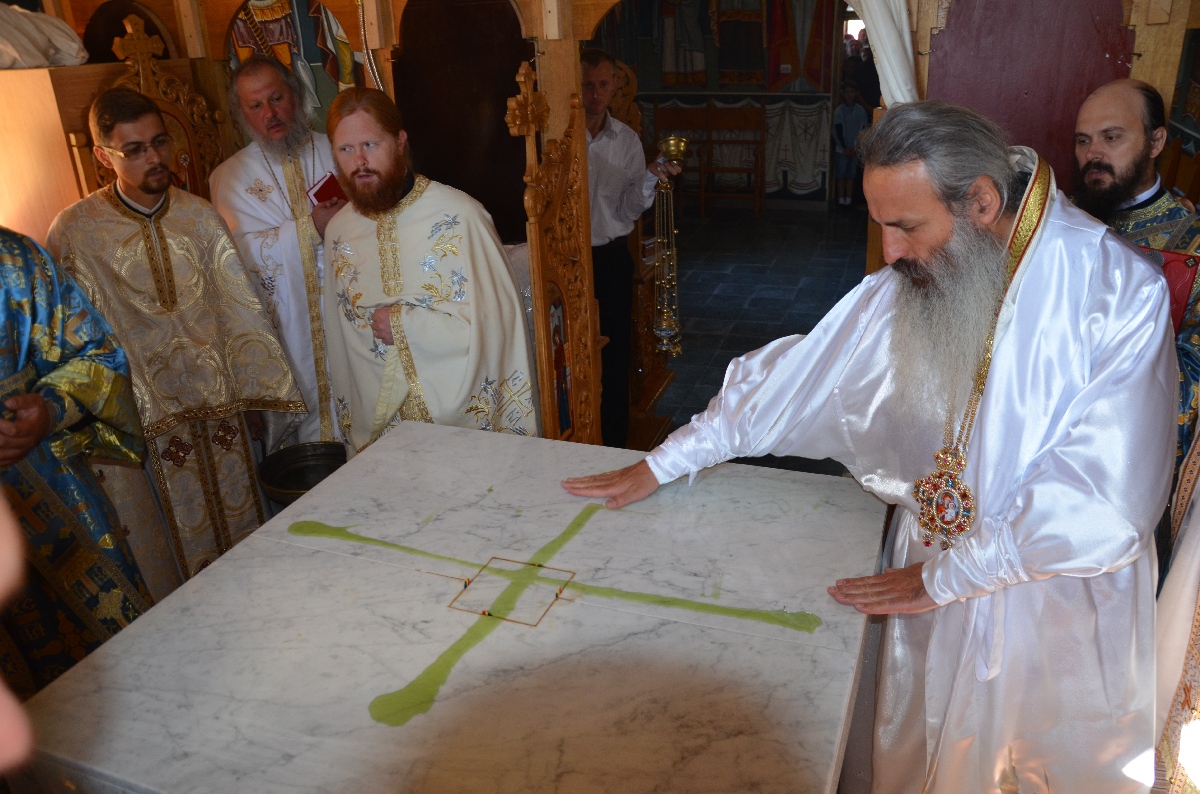 Sfinţire de biserică şi de casă socială în parohia Rediu Scânteii