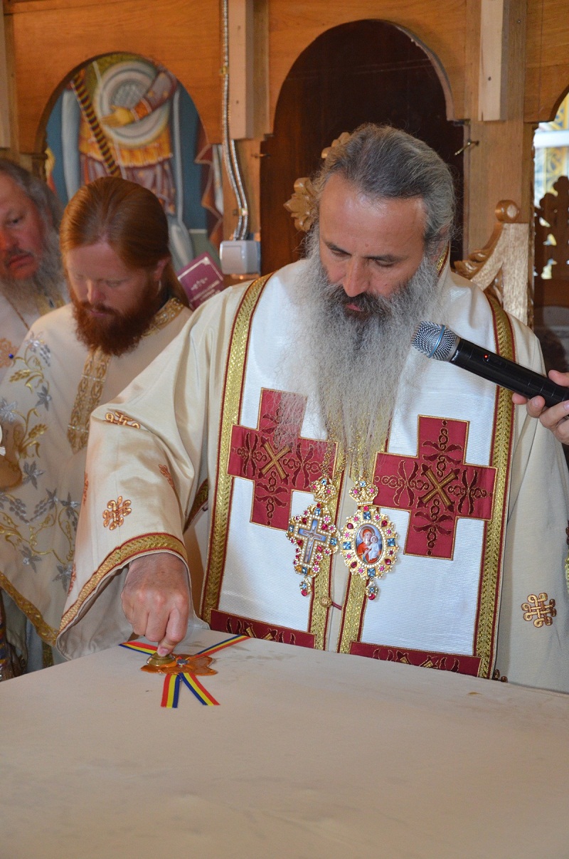 Sfinţire de biserică şi de casă socială în parohia Rediu Scânteii