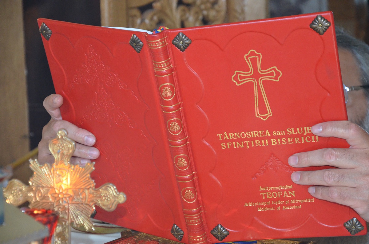 Sfinţire de biserică şi de casă socială în parohia Rediu Scânteii