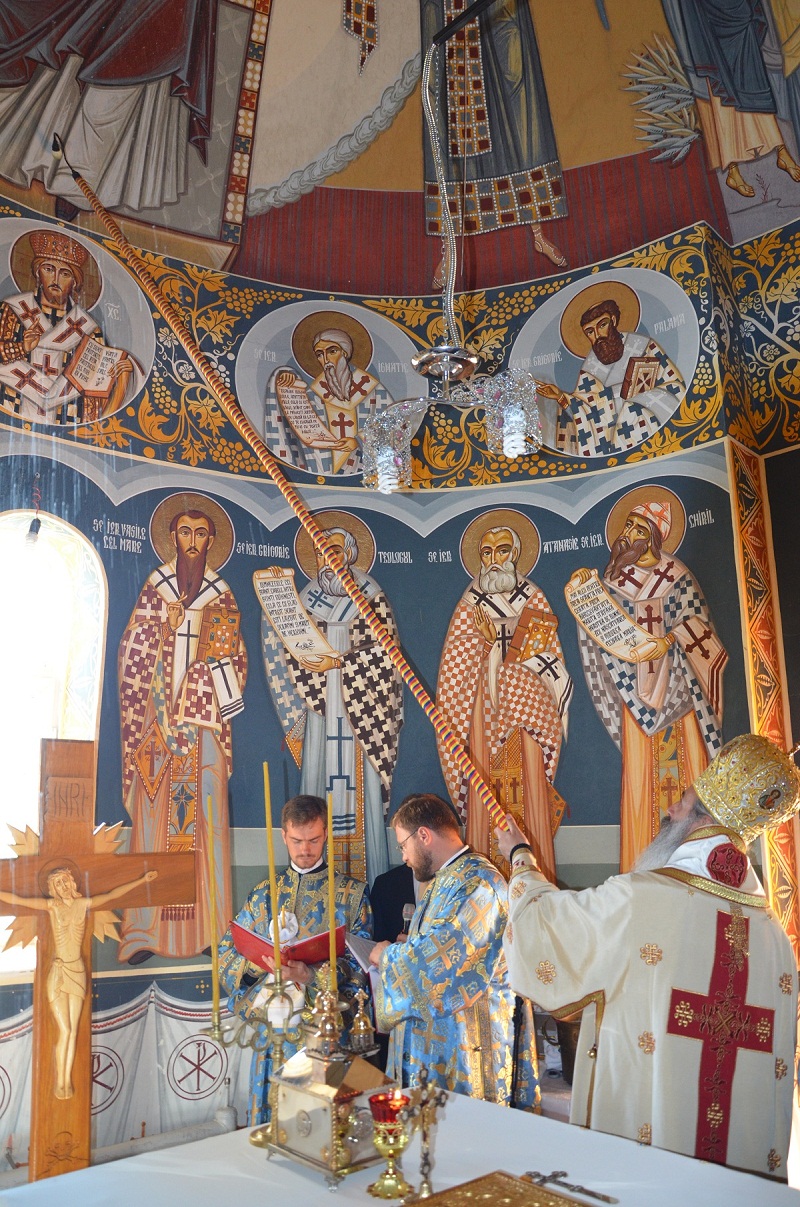 Sfinţire de biserică şi de casă socială în parohia Rediu Scânteii