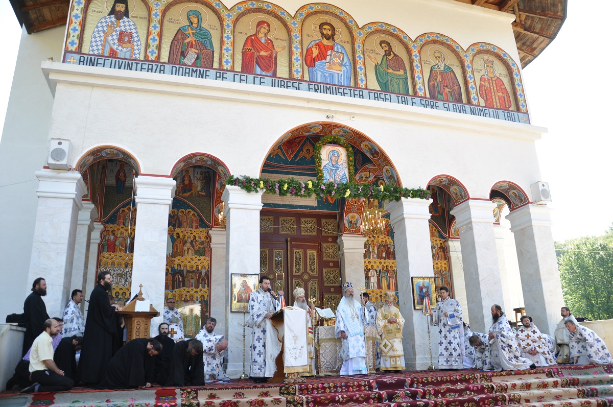 IPS Teodosie, la hramul Mănăstirii Sihăstria: „Sfânta Teodora este cea mai aleasă dintre sfinții cuvioși ai țării noastre”