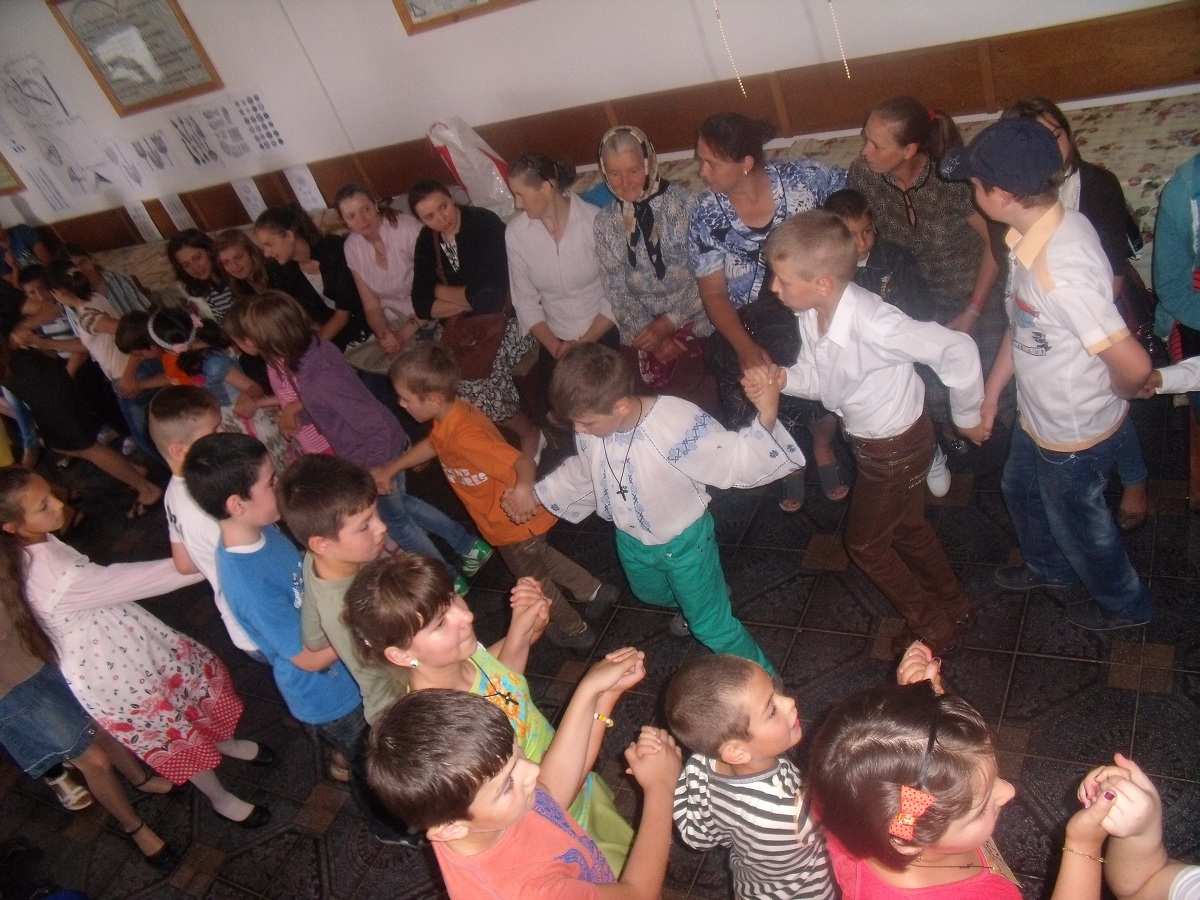 Tabăra de creație „Dăruind vei dobândi”, la parohia Filioara din Târgu Neamț