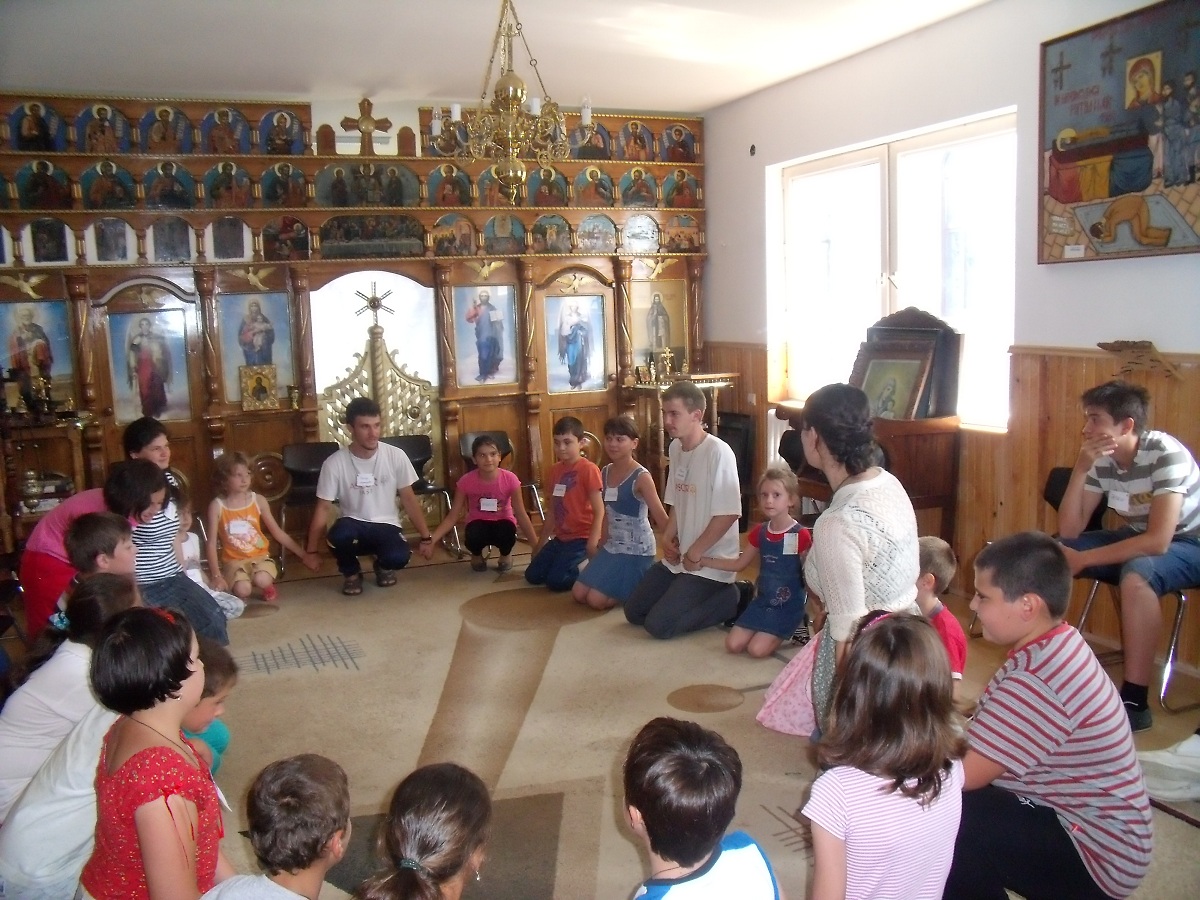 Tabăra de creație „Dăruind vei dobândi”, la parohia Filioara din Târgu Neamț