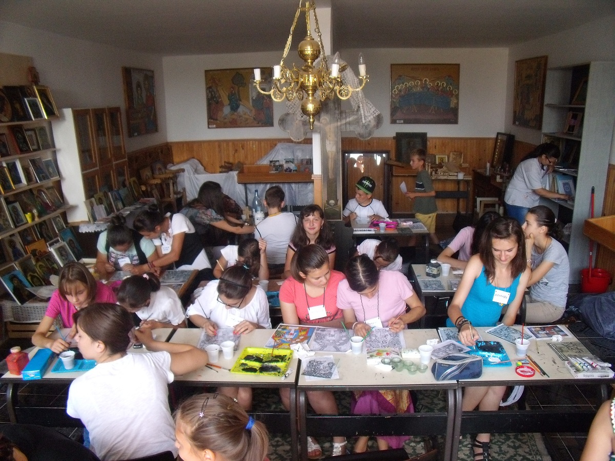 Tabăra de creație „Dăruind vei dobândi”, la parohia Filioara din Târgu Neamț