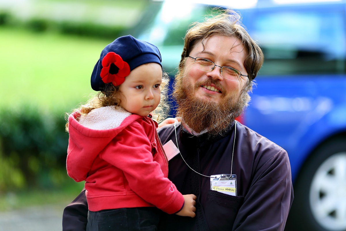 „Familia - realizarea pe pământ a tainei Preasfintei Treimi“