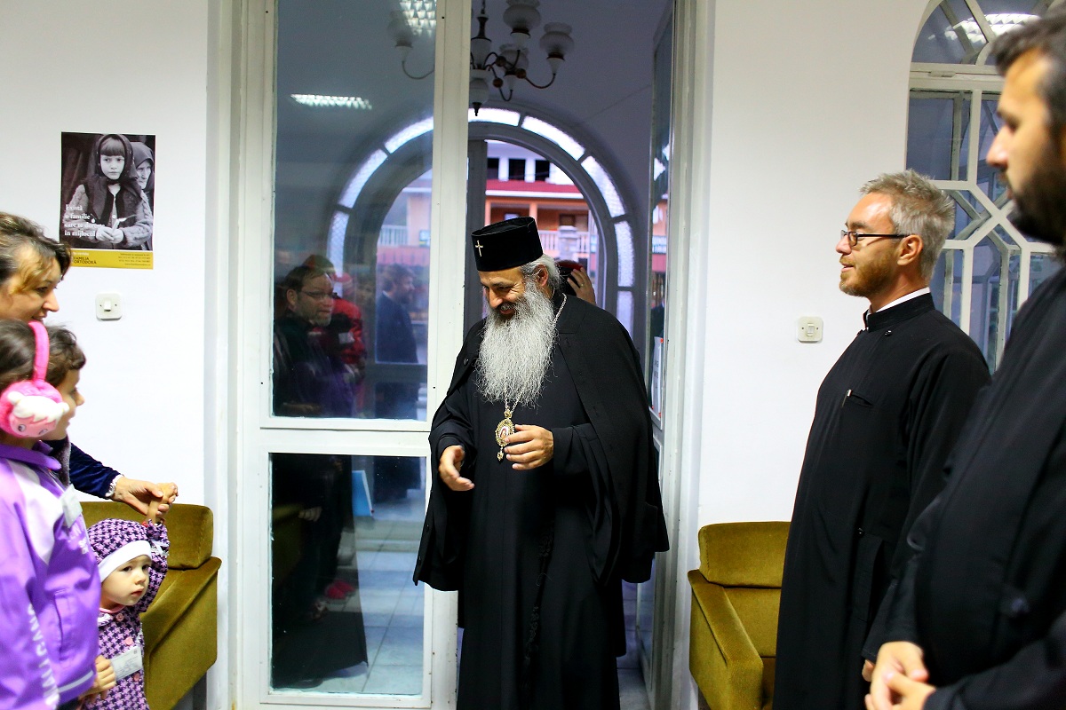 „Familia - realizarea pe pământ a tainei Preasfintei Treimi“