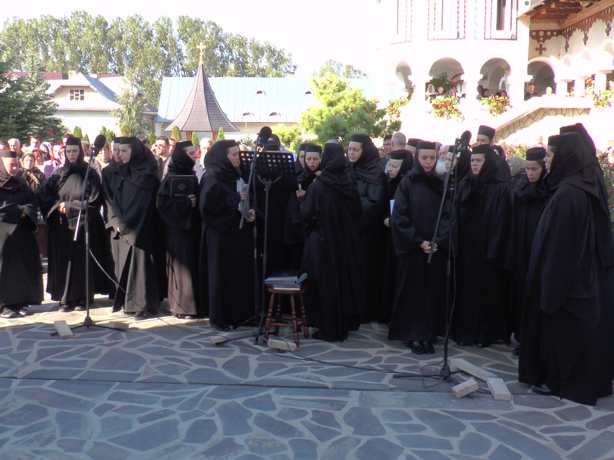 Liturghie arhierească la hramul Mănăstirii Cămârzani