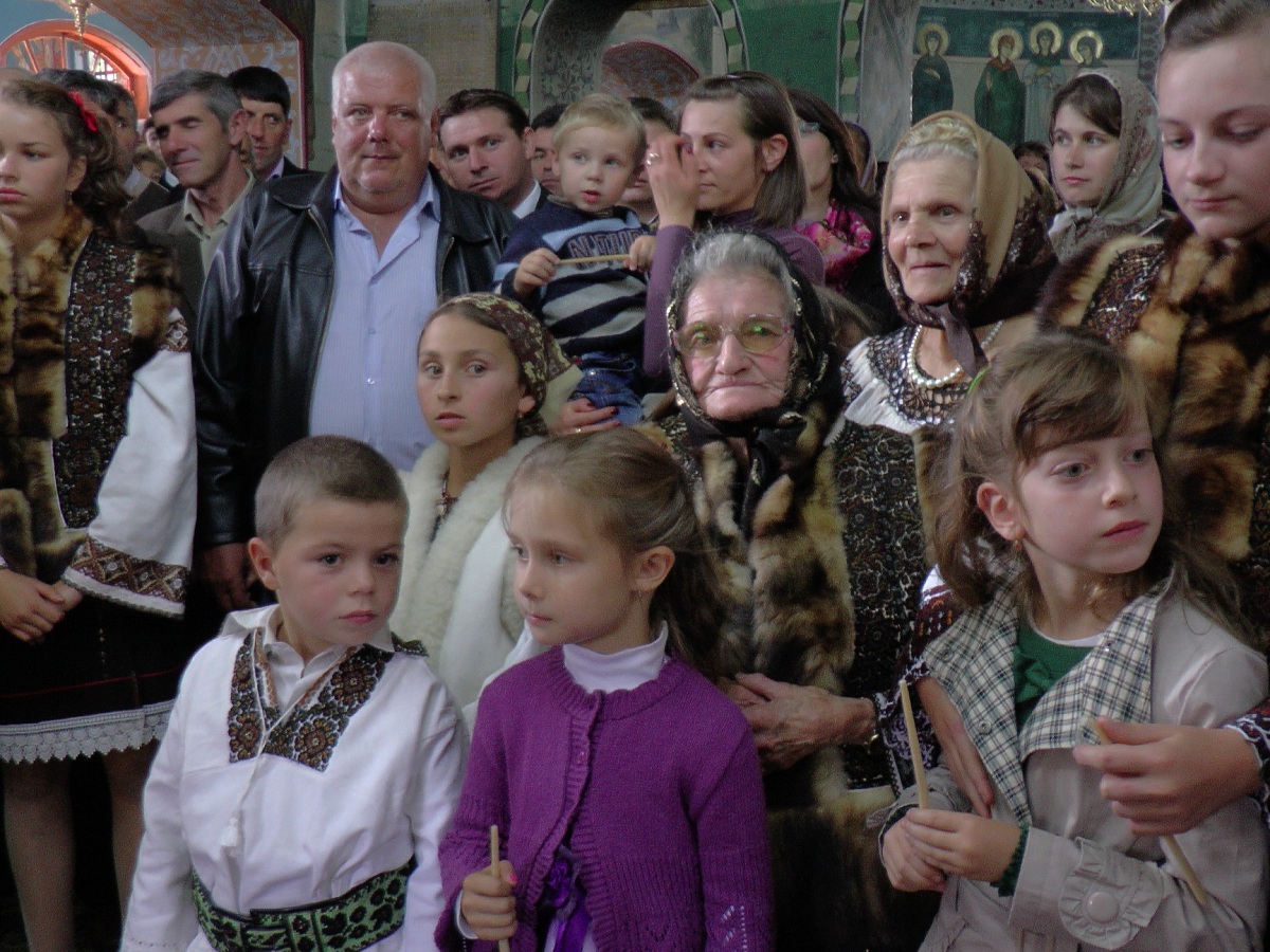 &quot;Să aduceţi copiii la sfânta biserică în zi de sărbătoare&quot;