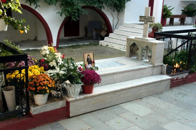 Harul sfinţilor noştri există chiar şi în lemnul Sfintelor Icoane