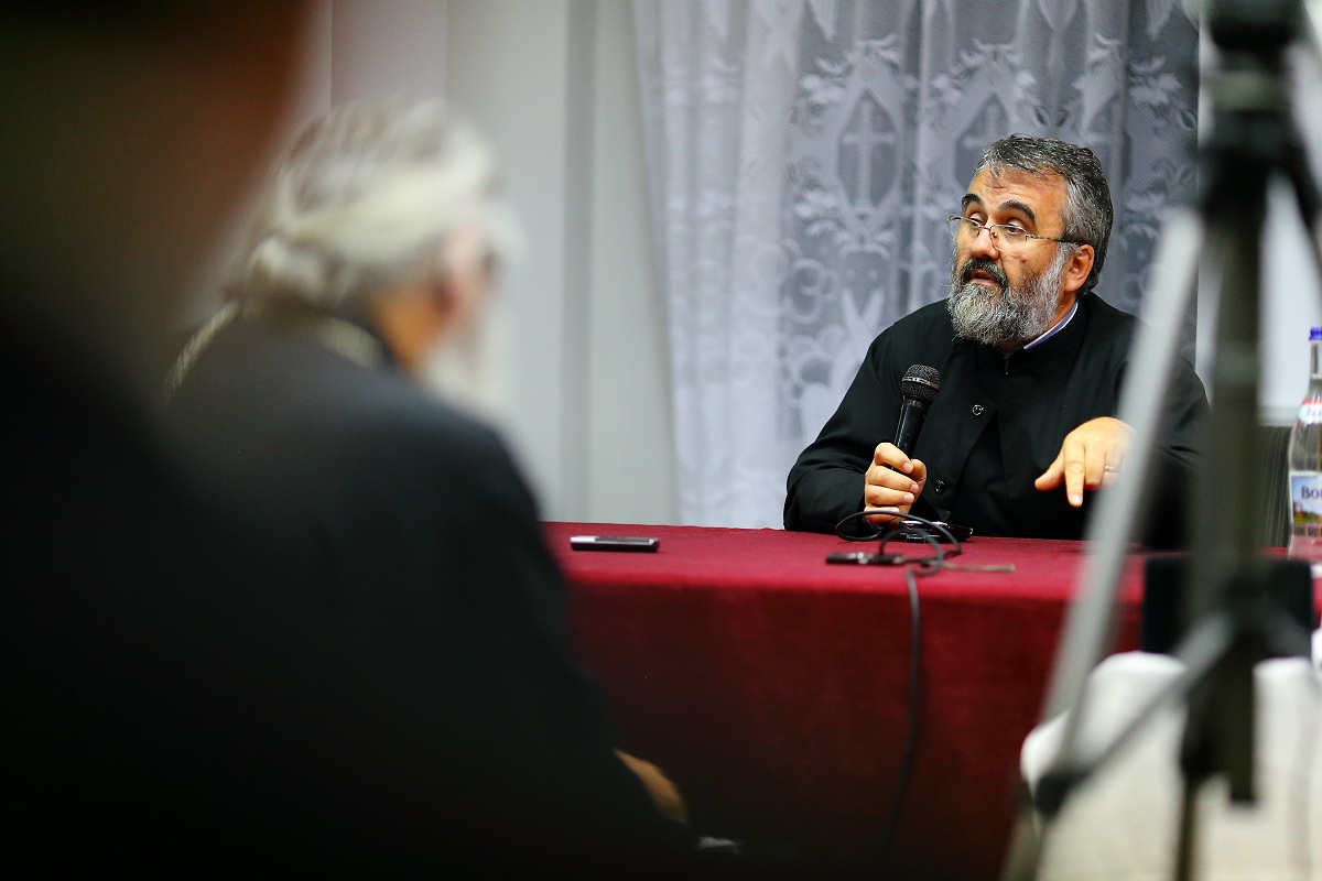 „Familia - realizarea pe pământ a tainei Preasfintei Treimi“