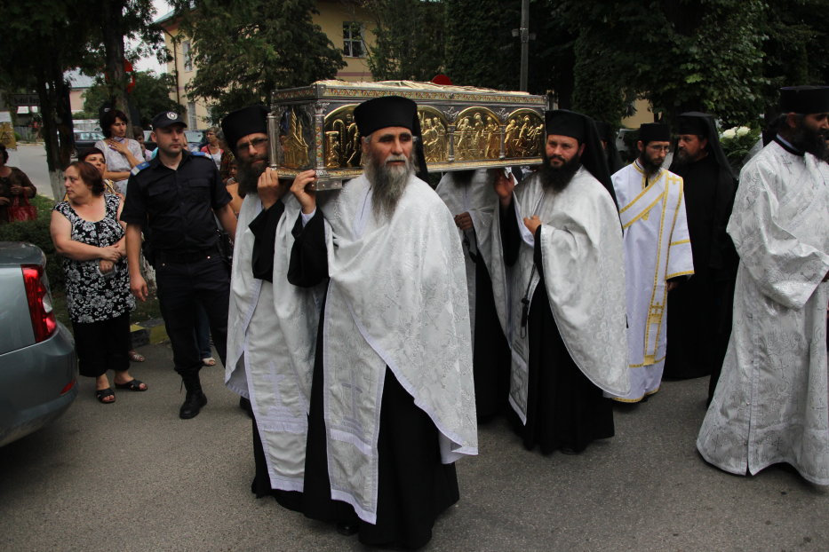 Procesiune în cinstea Anului Omagial 2013, la Moineşti