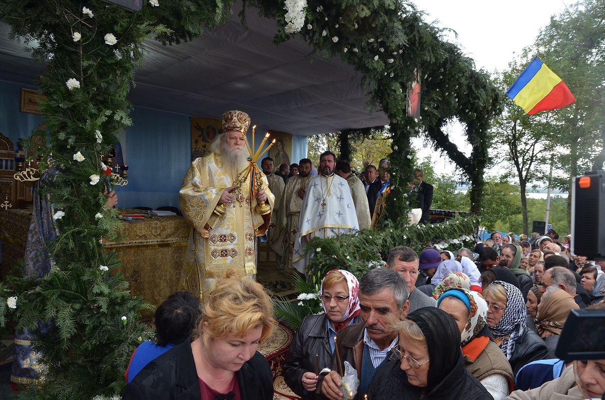 Resfinţirea bisericii parohiei Ulmi-Belceşti