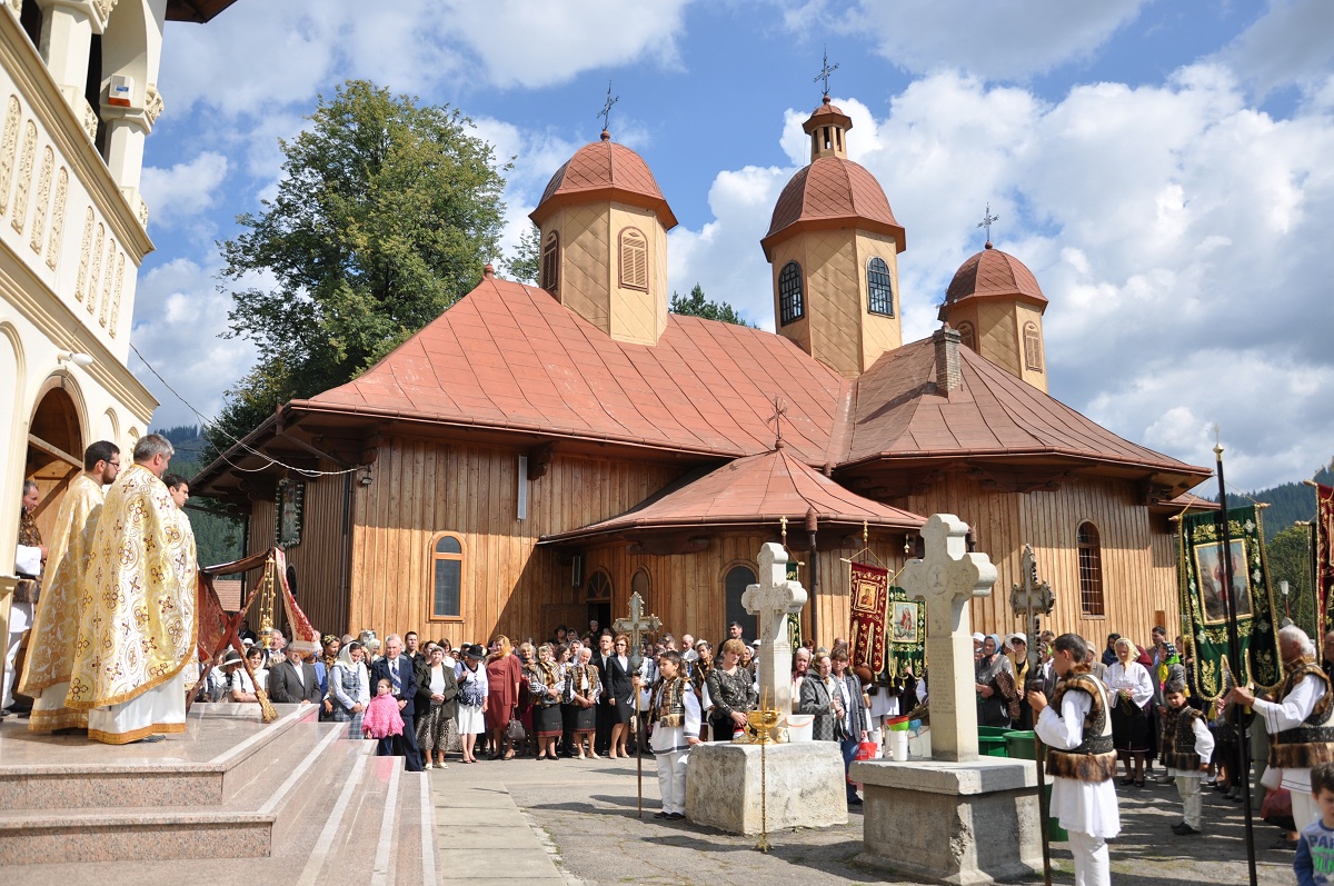 Tradiţii de Sfânta Maria Mică în parohia Capu Satului Tradiţii de Sfânta Maria Mică în parohia Capu Satului