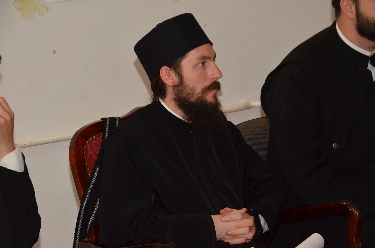 Arhim. Damaschin Luchian: „Părintele duhovnicesc nu trebuie să-i conducă pe ucenici la sine însuşi, ci la Dumnezeu“