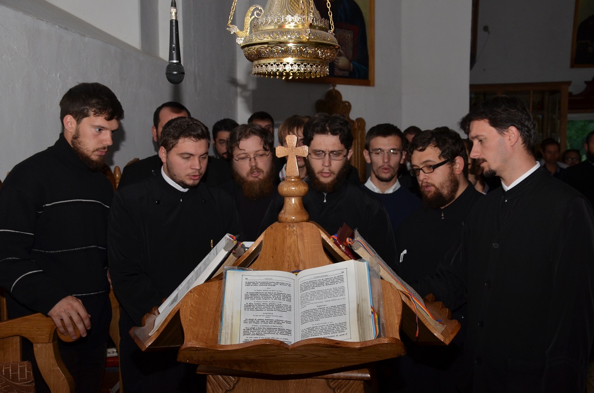 Pr. Vasile Gavrilă și pr. Constantin Coman, prezenți la atelierul de formare de la Miclăușeni Pr. Vasile Gavrilă și pr. Constantin Coman, prezenți la atelierul de formare de la Miclăușeni