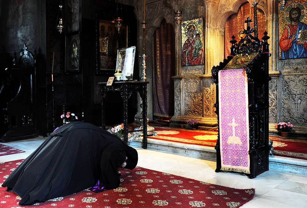 Maica Domnului, fiul meu, este vie în icoana ei!