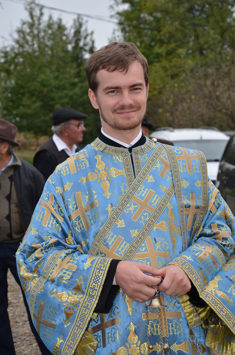 Sfințire de casă parohială și de troiță, la Călugărenii Vechi