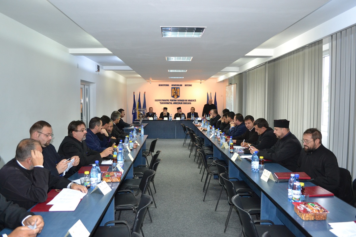 Preoţii militari din cadrul MAI s-au reunit la Suceava Preoţii militari din cadrul MAI s-au reunit la Suceava