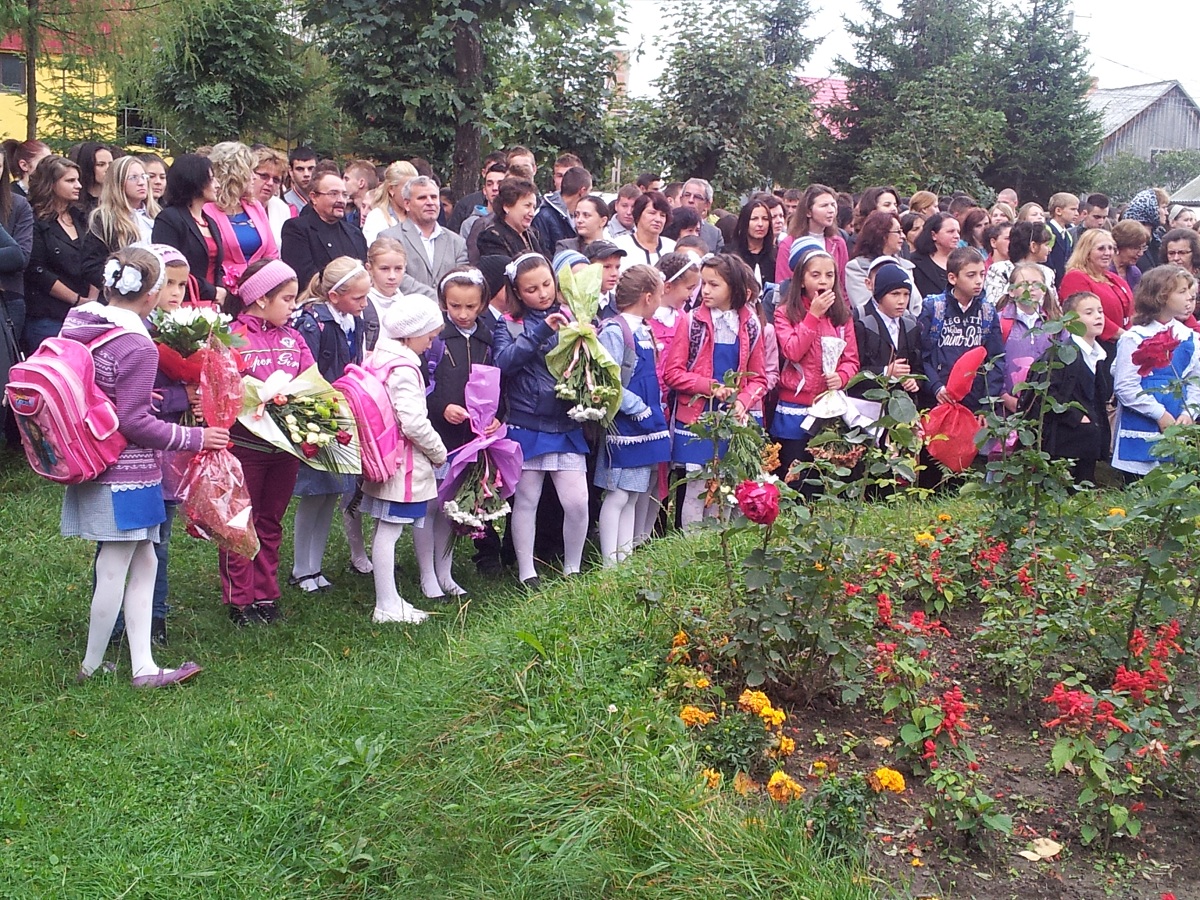 Momente de rugăciune, la deschiderea anului şcolar de la Liceul Tehnologic „Ion Nistor” din Vicovu de Sus