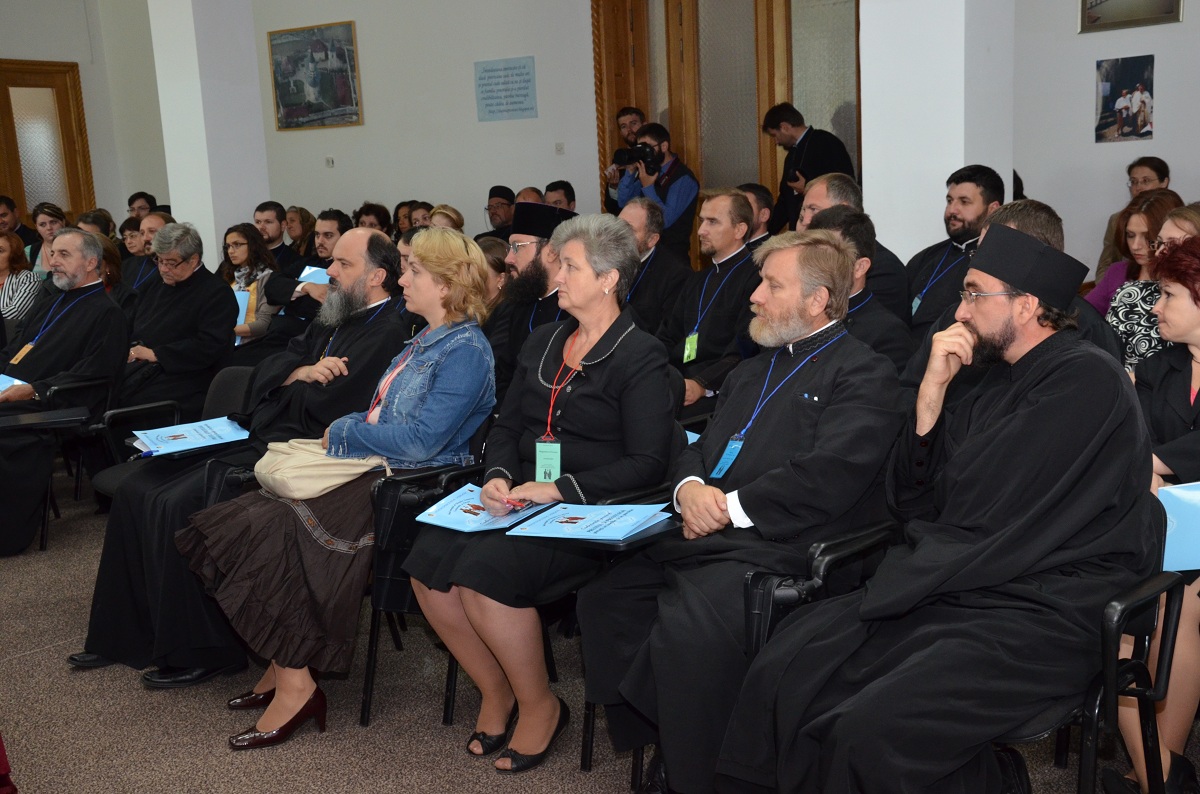 100 de preoţi, însoţiţi de preotese şi de copii, în conferinţă la Durău
