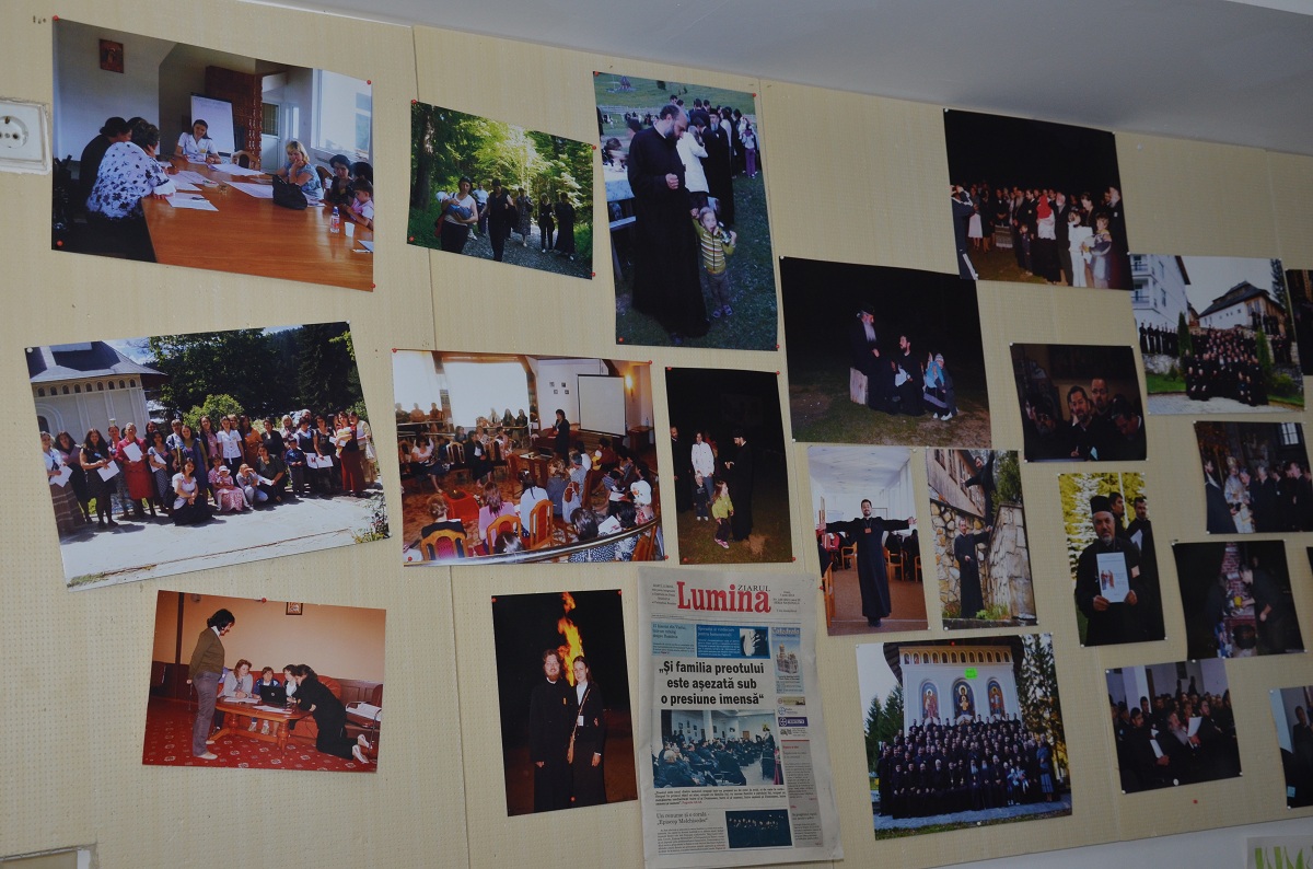 100 de preoţi, însoţiţi de preotese şi de copii, în conferinţă la Durău