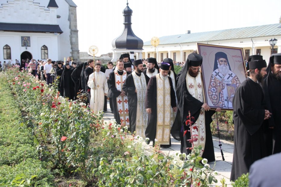 Moaştele Sfântului Nectarie, spre închinarea credincioşilor romaşcani