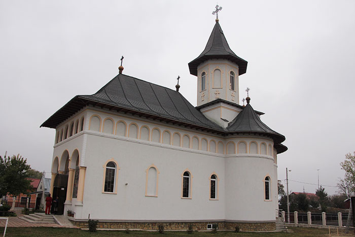 PS Ioachim Băcăuanul, la hramul Bisericii &quot;Sfântul Dimitrie&quot; din Roman