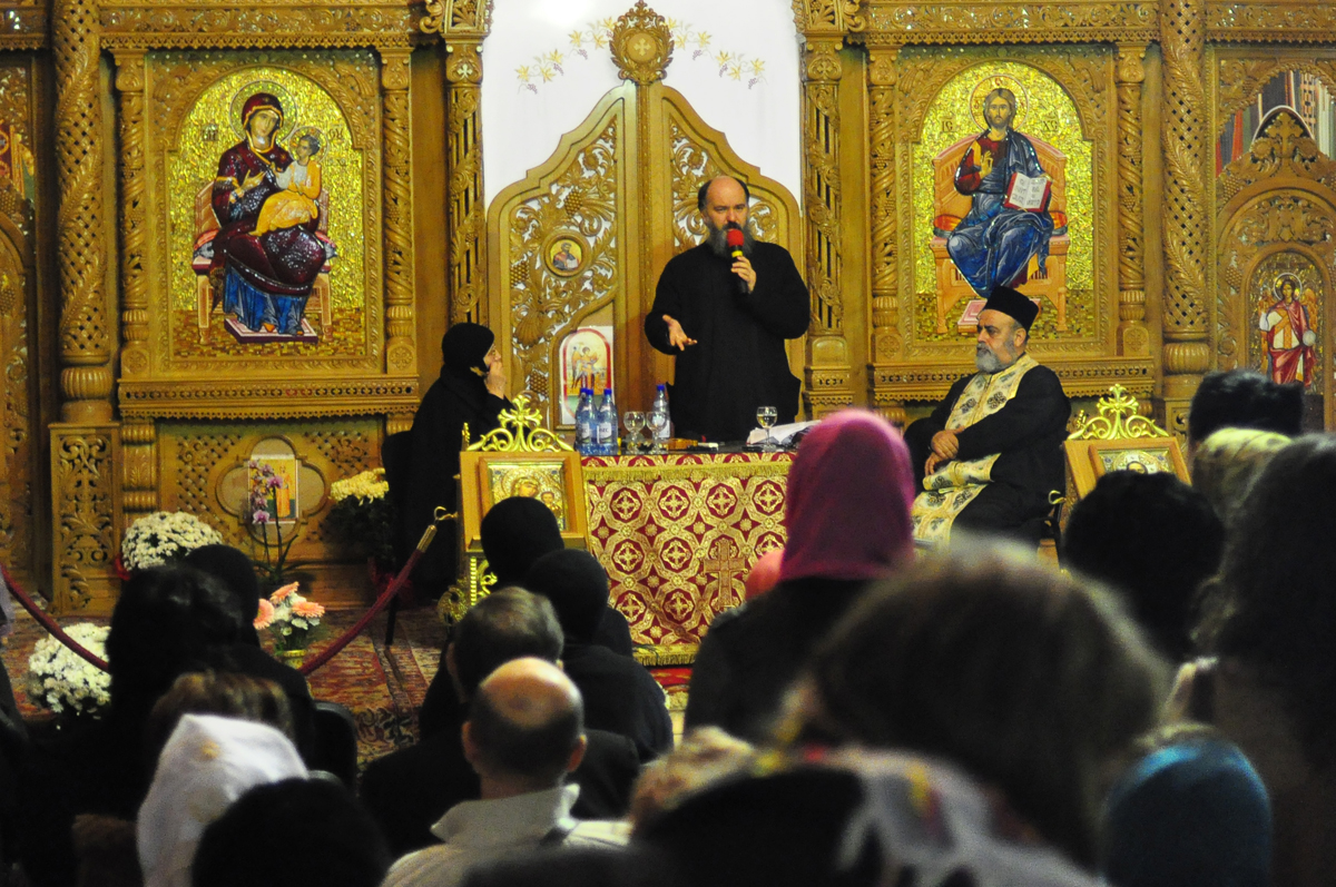 „De la moarte la îndumnezeire. 7 paşi ghidaţi de slujba Sfântului Maslu”